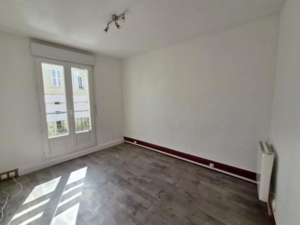 Immeuble Doue En Anjou 6 pièce(s)