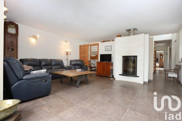 Maison 8 pièces de 237 m² à Amanlis (35150)