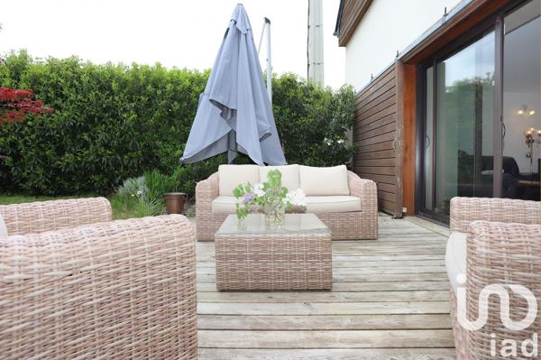 Maison 8 pièces de 237 m² à Amanlis (35150)