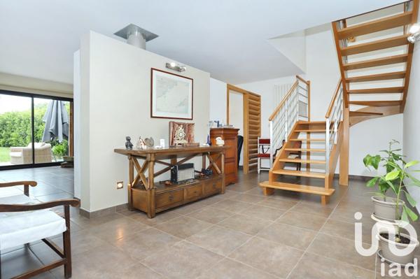 Maison 8 pièces de 237 m² à Amanlis (35150)