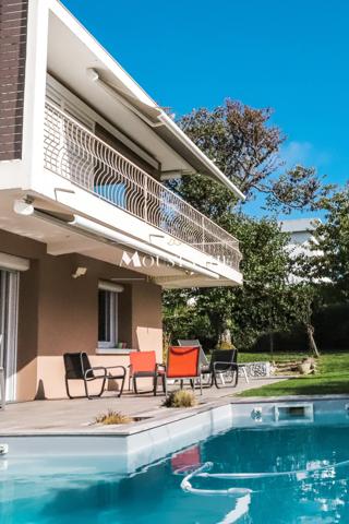 VILLA D'EXCEPTION VUE MER - A DEUX PAS DE LA PLAGE -