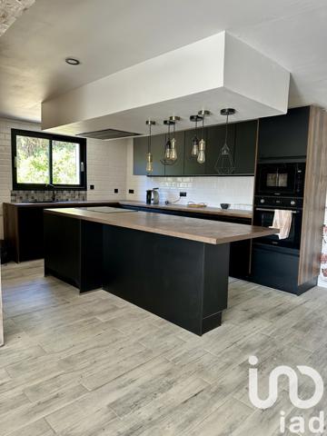Maison à vendre 6 pièces 131 m² Bormes-les-Mimosas