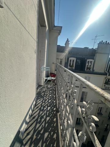 Studio avec balcon - rue du Poteau