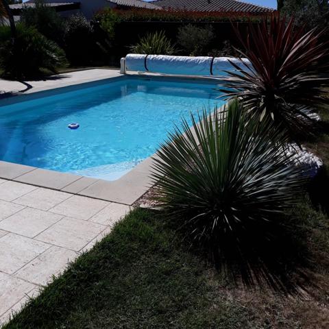 SUPERBE VILLA T5 PROCHE VILLAGE AVEC PISCINE