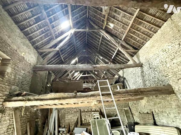 Authentique corps de ferme en pierre à rénover – À seulement 10 minutes de Bayeux