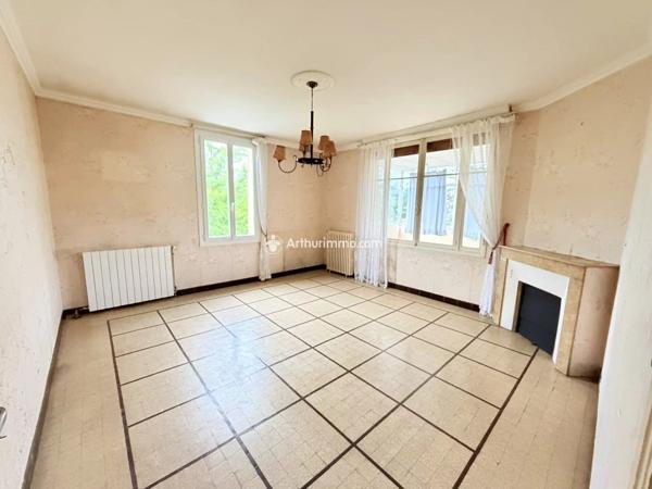 Vente                                                      Maison
                        
                     8 pièces                      155 m2                     à Millau