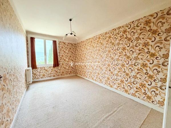 Vente                                                      Maison
                        
                     8 pièces                      155 m2                     à Millau