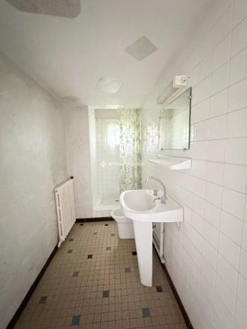Vente                                                      Maison
                        
                     8 pièces                      155 m2                     à Millau