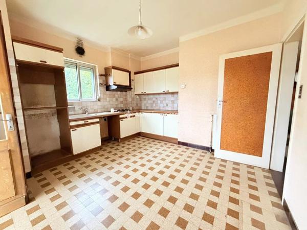 Vente                                                      Maison
                        
                     8 pièces                      155 m2                     à Millau
