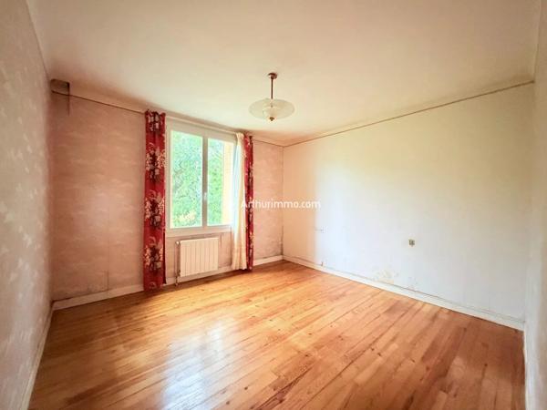 Vente                                                      Maison
                        
                     8 pièces                      155 m2                     à Millau