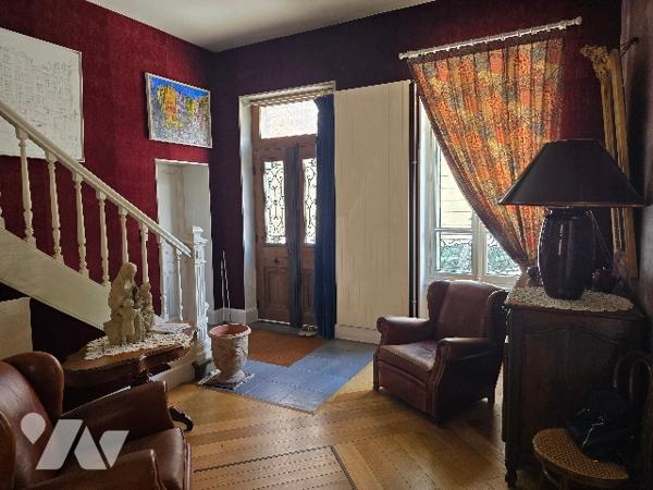 Maison de ville de 180 m2, quartier de France.