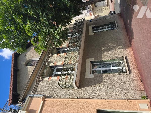 Maison de ville de 180 m2, quartier de France.