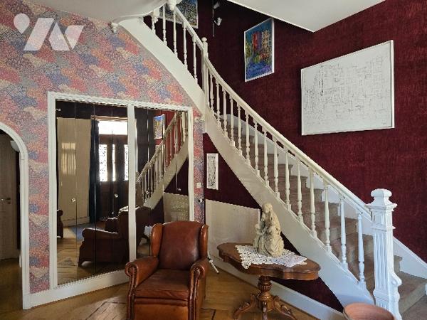 Maison de ville de 180 m2, quartier de France.