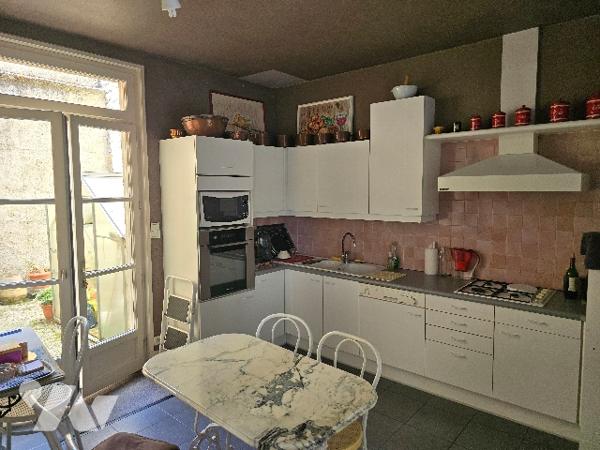 Maison de ville de 180 m2, quartier de France.