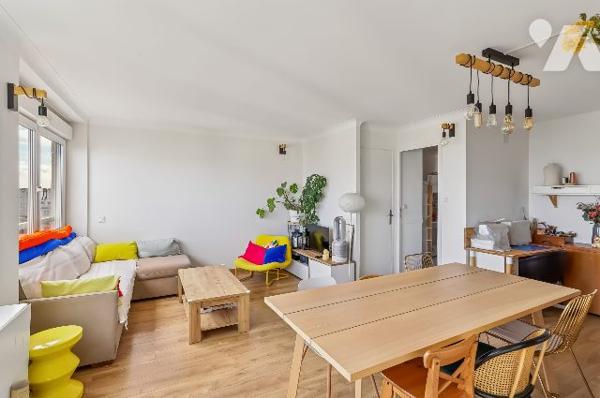 Dernier étage, traversant, lumineux