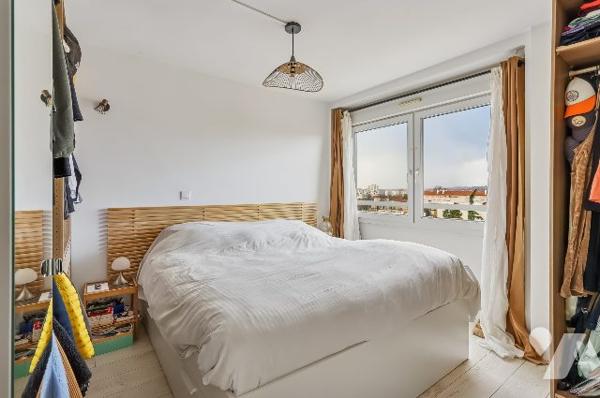 Dernier étage, traversant, lumineux