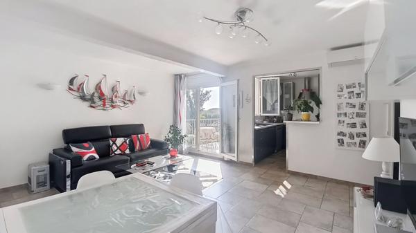 FRÉJUS APPARTEMENT T3 DERNIER ÉTAGE avec ASCENSEUR