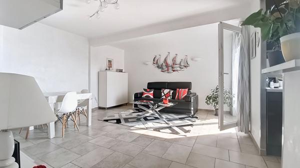 FRÉJUS APPARTEMENT T3 DERNIER ÉTAGE avec ASCENSEUR