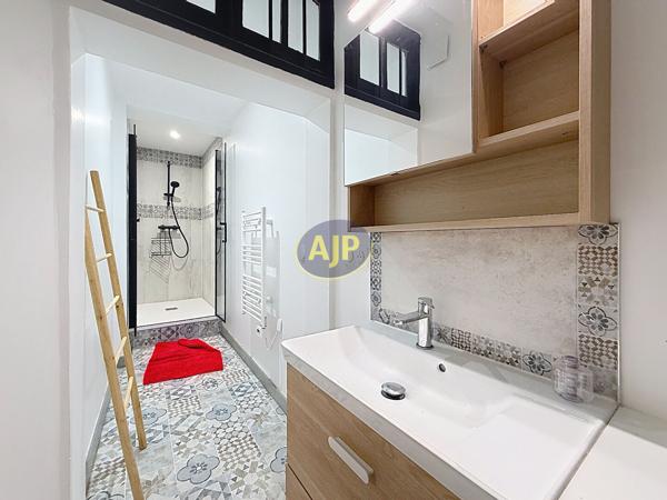 Saint Jean De Luz : 1 650 € - AJP Mateille Immobilier Biarritz