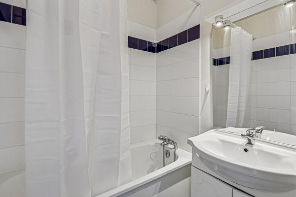 CARNOT 2 min du métro 3 pièces lumineux avec balcon, sans vis-à-vis