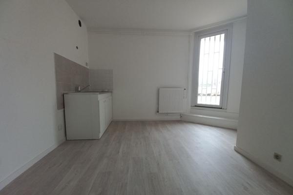 LA TOUR DU PIN - Appartement Type 5