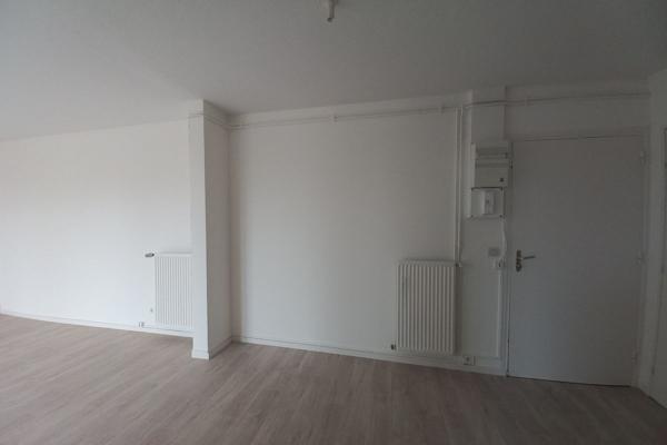 LA TOUR DU PIN - Appartement Type 5