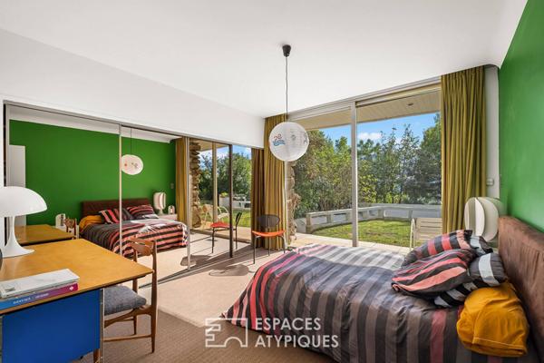 Maison brutaliste avec piscine et vue incroyable