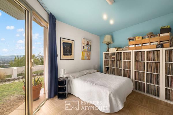 Maison brutaliste avec piscine et vue incroyable