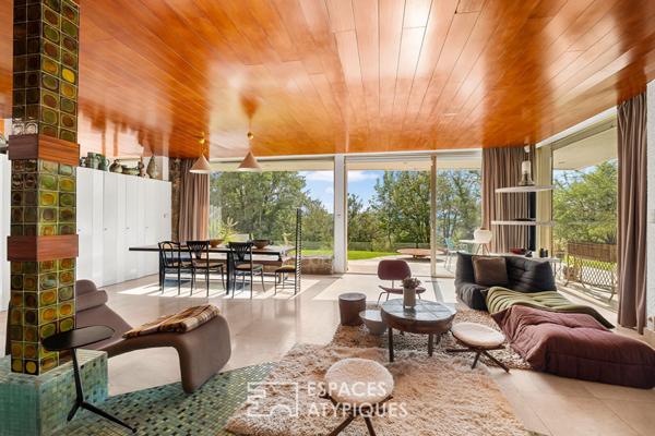 Maison brutaliste avec piscine et vue incroyable