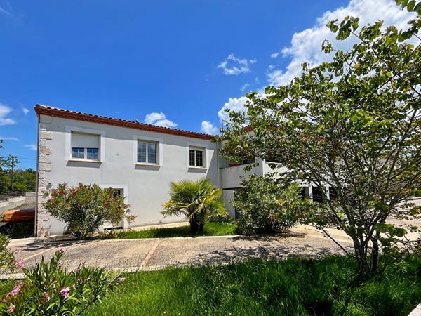 A VENDRE - Grande maison familiale de 145 m² avec sous-sol et piscine