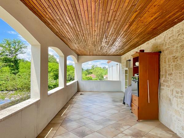 A VENDRE - Grande maison familiale de 145 m² avec sous-sol et piscine