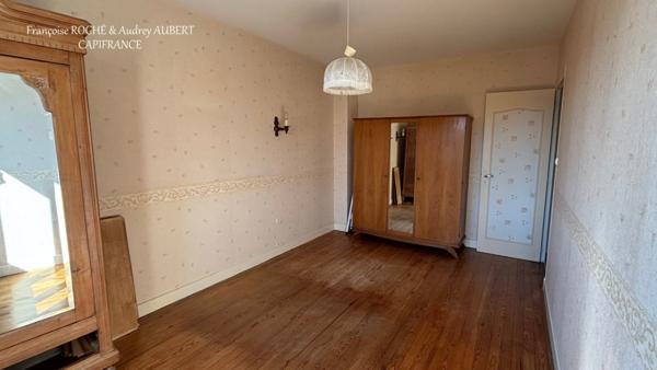 Maison à rénover - 6 pièces - 84 m² avec garage et jardin à SAINTES (17)