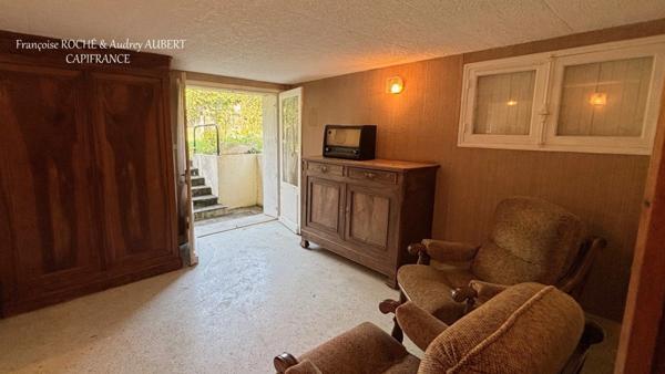 Maison à rénover - 6 pièces - 84 m² avec garage et jardin à SAINTES (17)