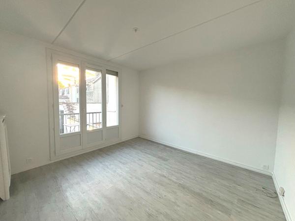 À louer / Studio 22 m² avec balcon, proche gare centre de Reims