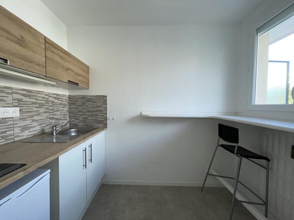 À louer / Studio 22 m² avec balcon, proche gare centre de Reims
