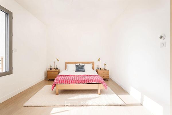 Contemporaine de bourg en bord de mer