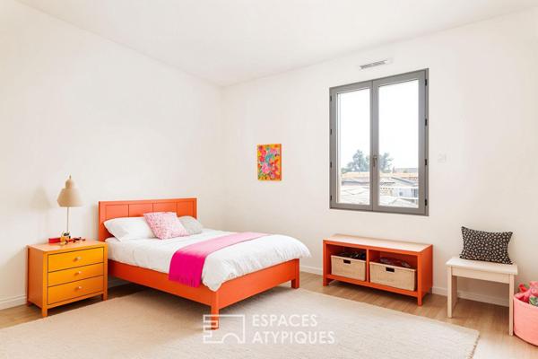 Contemporaine de bourg en bord de mer