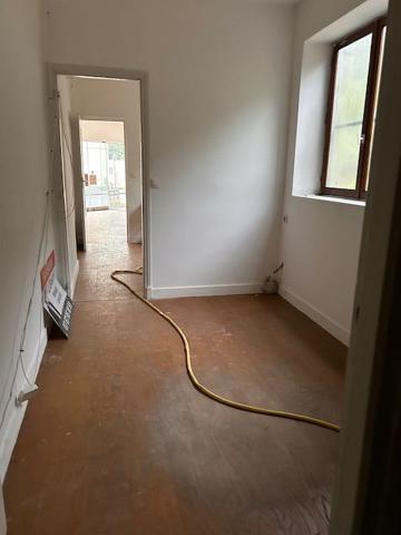 LISIEUX, local commercial d'env. 43,68 m² avec vitrine , Lisieux