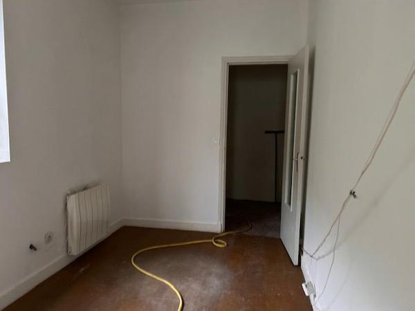 LISIEUX, local commercial d'env. 43,68 m² avec vitrine , Lisieux