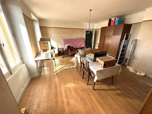 maison avec dépôt et local commercial 110 000 €