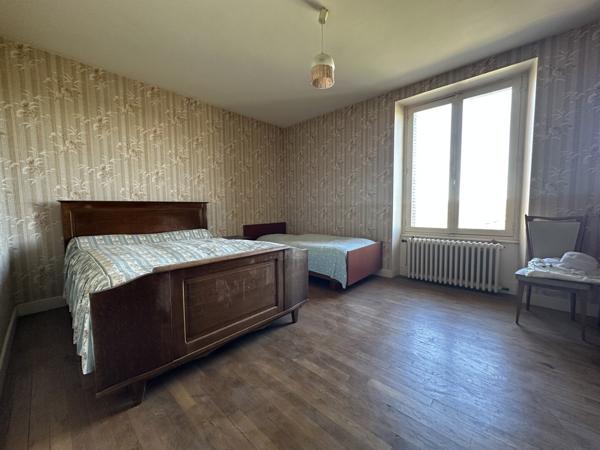 maison avec dépôt et local commercial 110 000 €