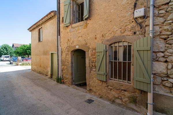 CARCASSONNE – SAINT-HILAIRE Elégante maison T5 137m² (98m² hab.) avec garage et extérieur