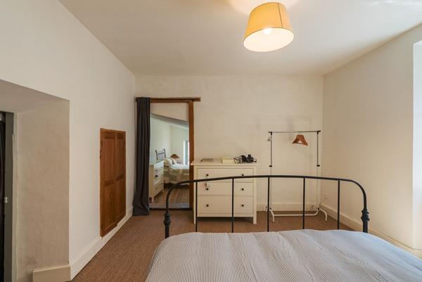 CARCASSONNE – SAINT-HILAIRE Elégante maison T5 137m² (98m² hab.) avec garage et extérieur