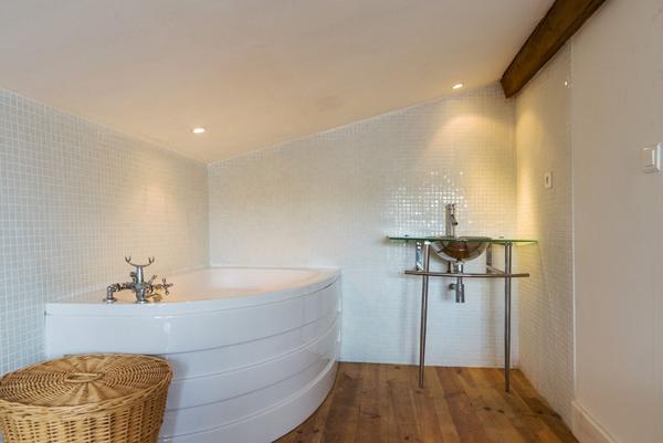 CARCASSONNE – SAINT-HILAIRE Elégante maison T5 137m² (98m² hab.) avec garage et extérieur