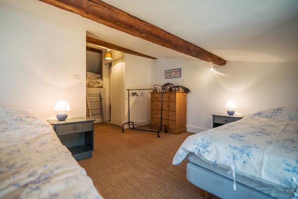 CARCASSONNE – SAINT-HILAIRE Elégante maison T5 137m² (98m² hab.) avec garage et extérieur