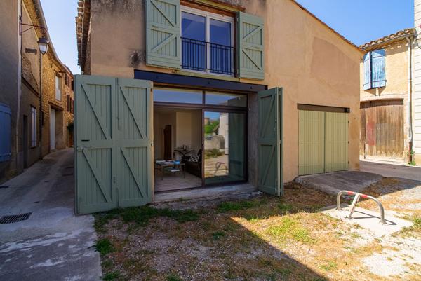 CARCASSONNE – SAINT-HILAIRE Elégante maison T5 137m² (98m² hab.) avec garage et extérieur