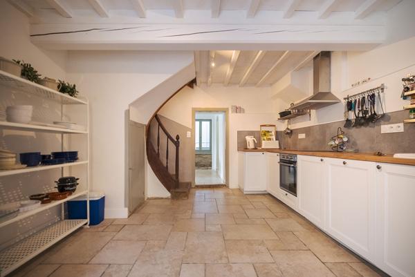CARCASSONNE – SAINT-HILAIRE Elégante maison T5 137m² (98m² hab.) avec garage et extérieur