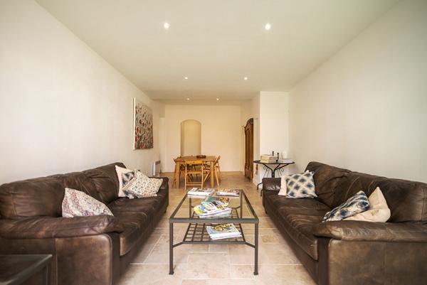 CARCASSONNE – SAINT-HILAIRE Elégante maison T5 137m² (98m² hab.) avec garage et extérieur