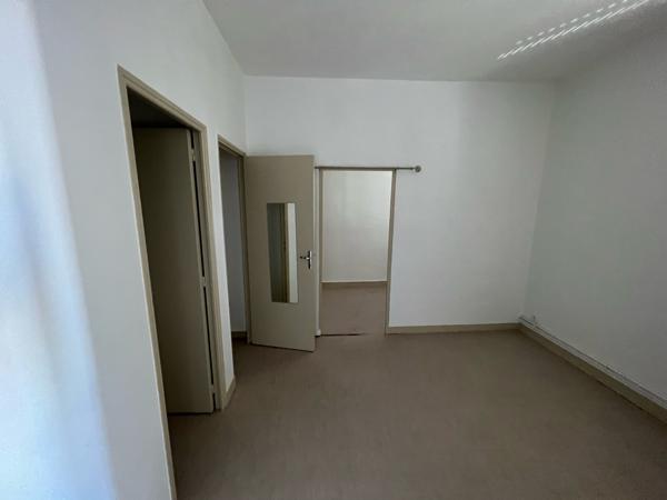 GRAND T2 bis au 1er étage