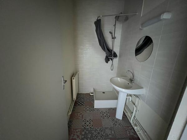 GRAND T2 bis au 1er étage